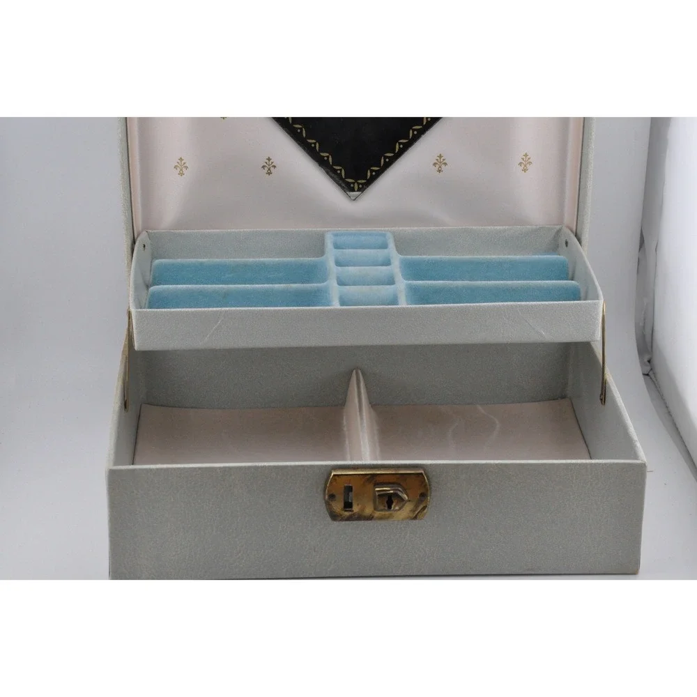 N/A vintage jewelry